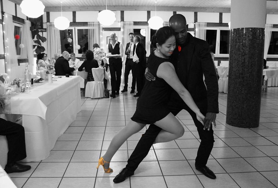Hochzeitstanzkurse und Privatstunden Tanzprivatstunden für Hochzeit Heidelberg Mannheim, DJ für Hochzeit Heidelberg Mannheim, Junggesellinnenabschied Heidelberg Mannheim, Tankurse, Tanzen lernen, Salsa, Bachata, Tango Argentino lernen in Heidelberg, Mannheim, Wieblingen, Schwetzingen, Schriesheim, Sandhausen, Brühl, Ketsch, Oftersheim, Ladenburg, Walldorf, Eppelheim, Dossemheim, rohrbach, Kircheim, Leimen, ST.Leon, Walldorf, Boxberg, Weststadt, Bergheim, Plankstadt, Neuenheim, Weinheim, Handschuhsheim